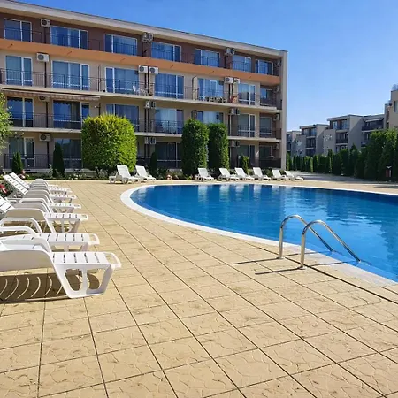 Family Σάνι Μπιτς